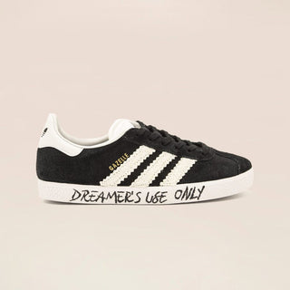 Gazelle b/w Dreamers